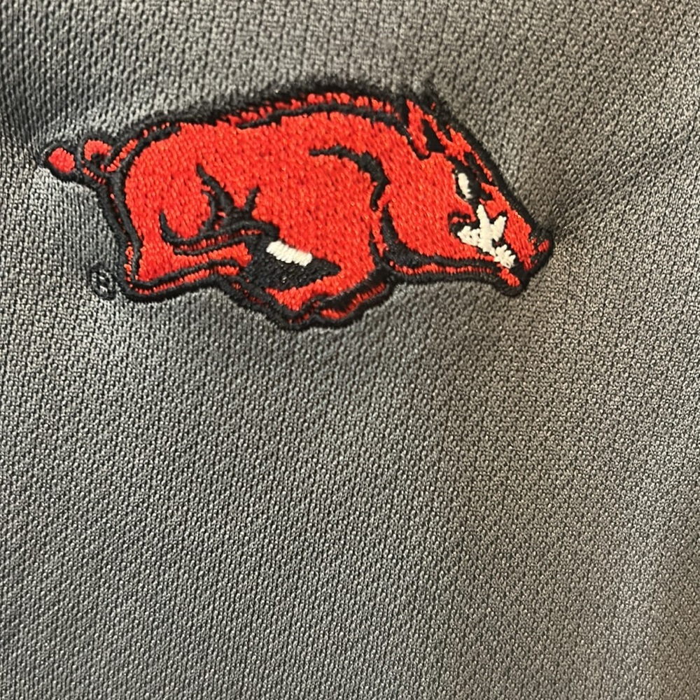 Nike Dri-FIT Gray Shirt Arkansas Razorback - Picture 3 of 4